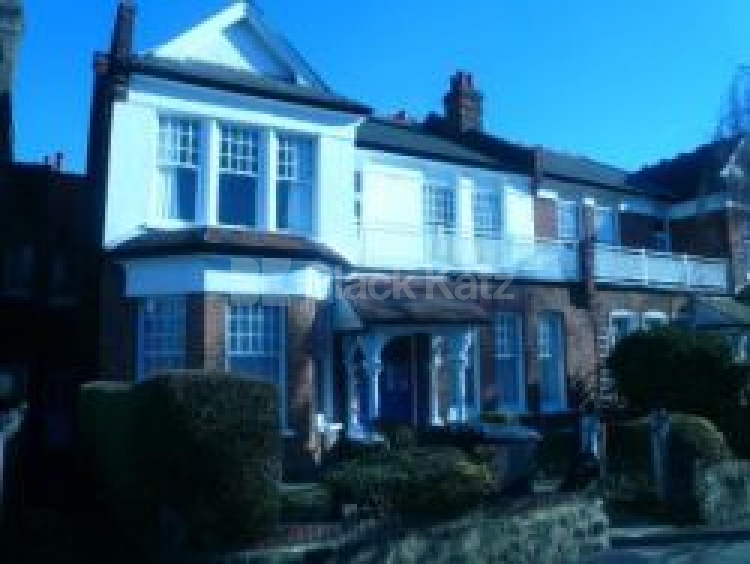 			Excellent flat inclusive of bills!, Studio Apartment, 1 bath, 1 reception Studio			 Wellfield Avenue, MUSWELL HILL N10